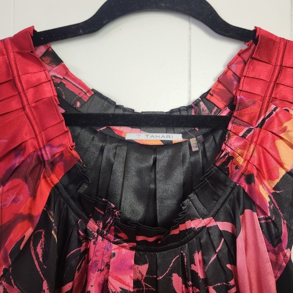 Tahari Pink Red Sleeveless Pleated Sheath Floral Dress Zip Stretch Womens Size 8 - Picture 3 of 12